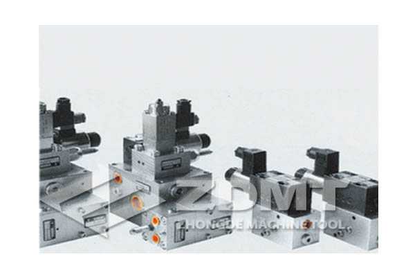 液壓系統.jpg 液壓系統.jpg