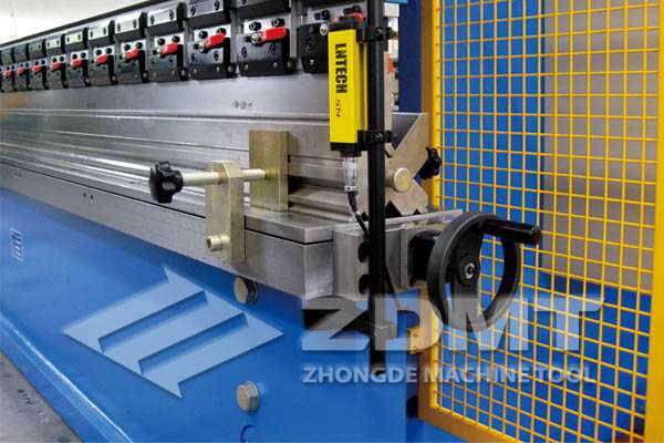 手動工作臺補償.jpg 手動工作臺補償.jpg