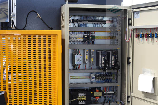 ZDPE10025-ESTUN原廠適配電氣箱總成，抗干擾能力強，電氣運行穩定.jpg